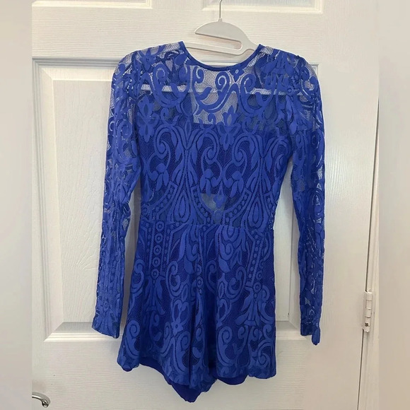 ! Alexis Onasis lace Romper in blue size xs - Picture 1 of 6